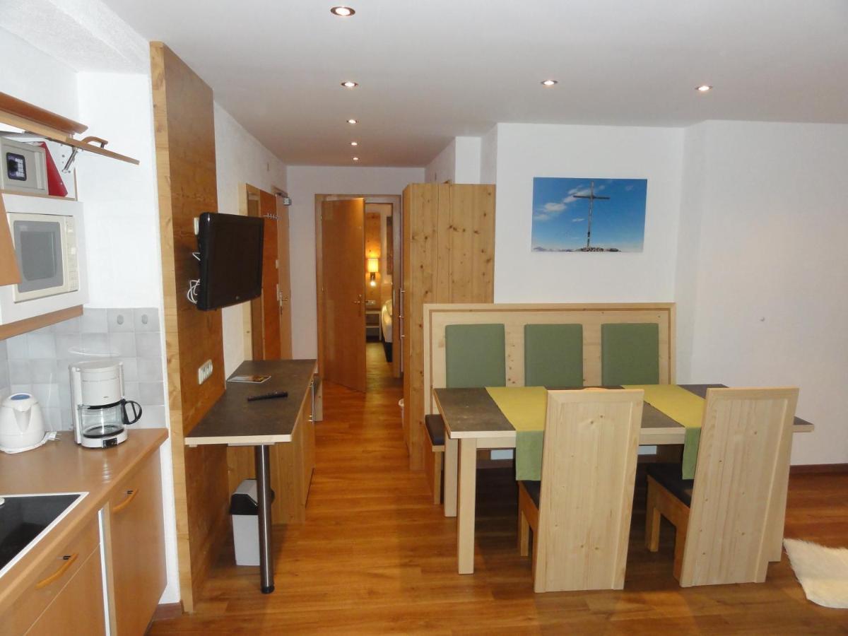 Haus Raetia Apartment Serfaus Room photo