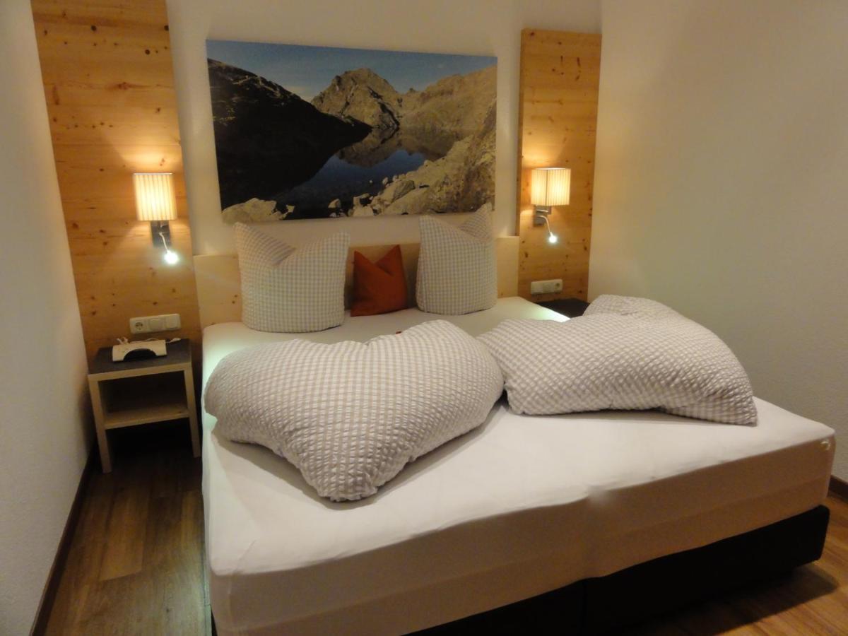 Haus Raetia Apartment Serfaus Room photo