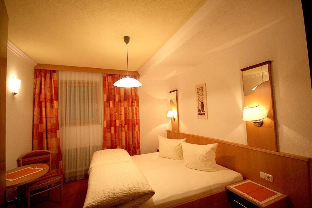 Haus Raetia Apartment Serfaus Room photo